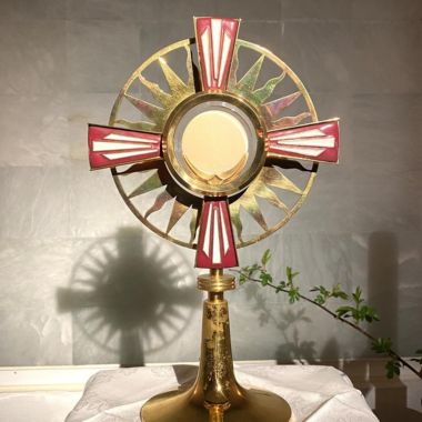 Monstranz mit dem Allerheiligsten