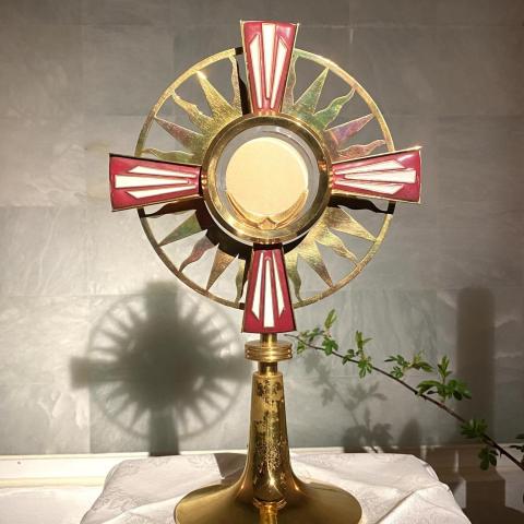 Monstranz mit dem Allerheiligsten